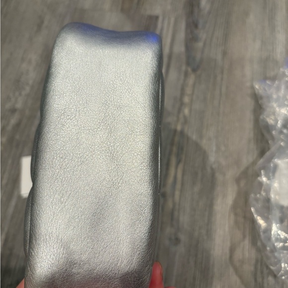 Coach Silver Crossbody Bag - Quilted FLAW Brand NEW - Picture 4 of 16